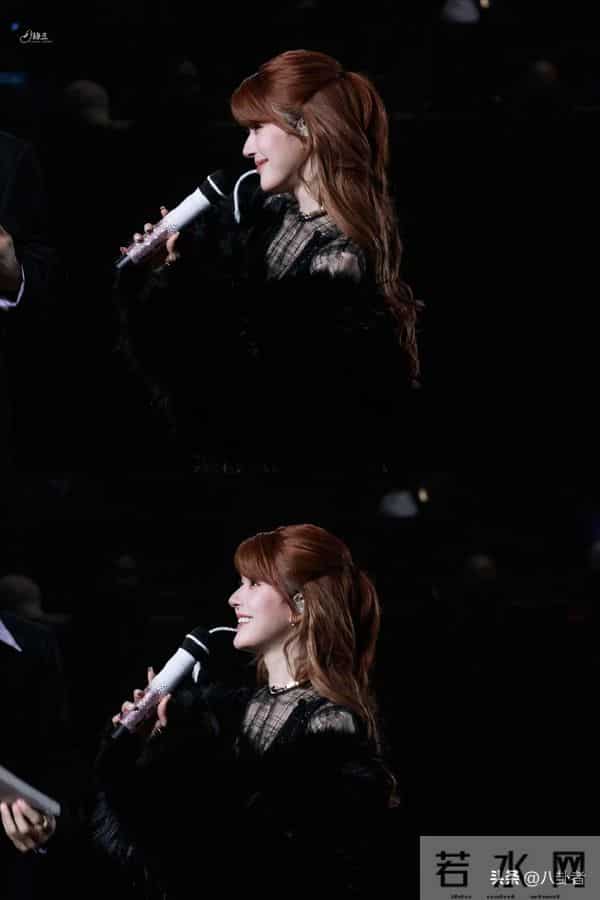 赵露思生日演唱会造型真顶,这身材太迷糊了!