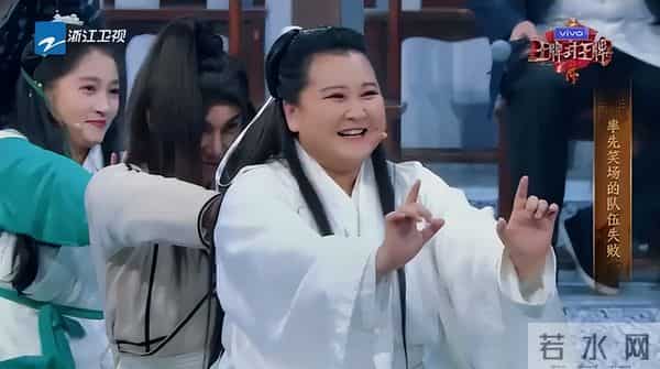 钱赚够了不装了?退出春晚,被综艺"开除"的贾玲,下场怪不了别人