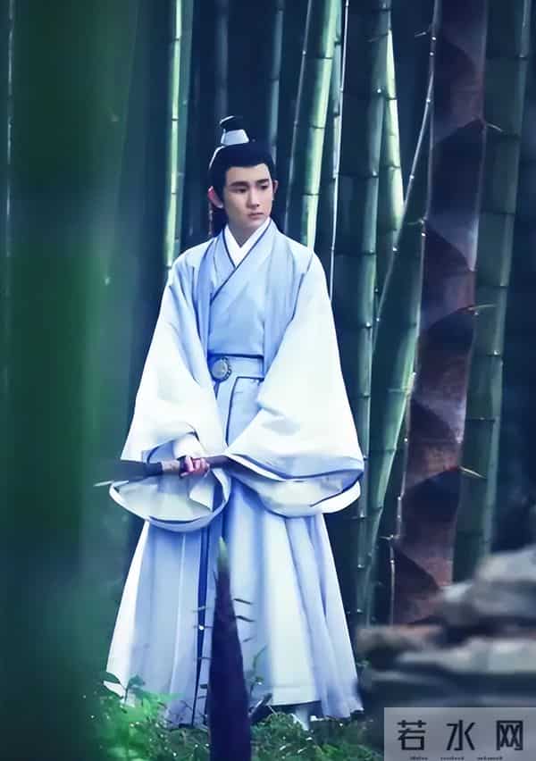 一场生日，戳穿25岁王源江湖地位，易烊千玺确实一个字都没说错