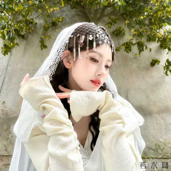 鞠婧祎这组造型美成仙女啦!