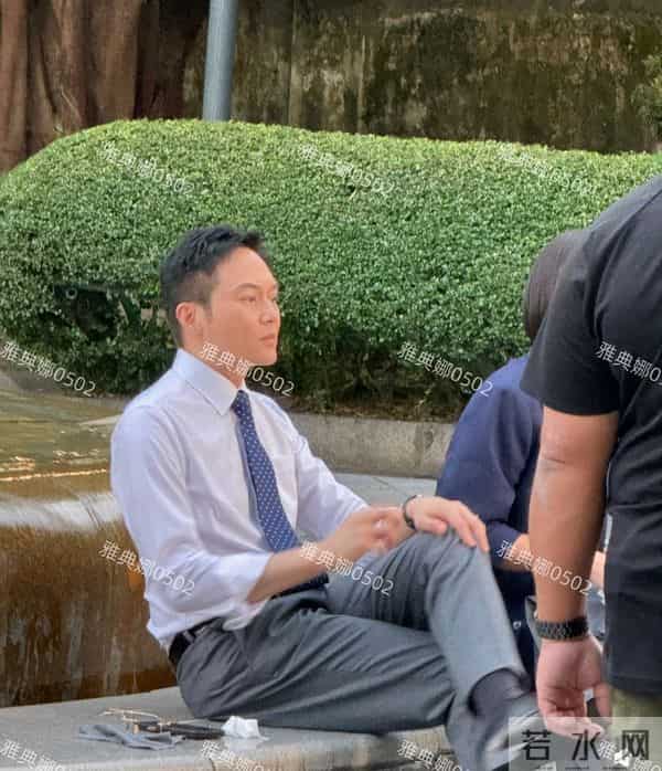 澳门偶遇张智霖拍戏,54岁的他跟39岁的高海宁搭戏像同龄人好年轻