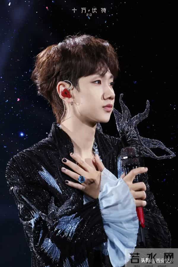 歌手汪苏泷工作室发文谴责私生饭：长期蹲守、进酒店偷拍、追车别车等行为，严重侵犯艺人隐私，危及公共安全