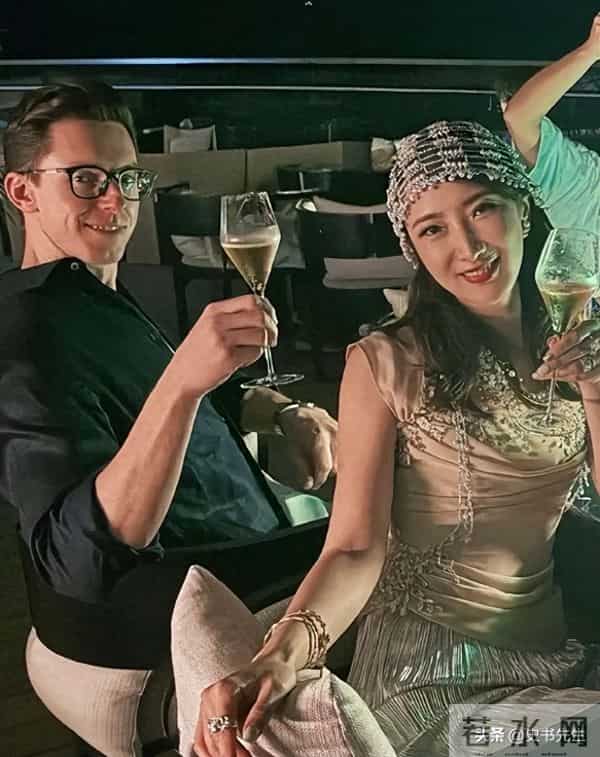 和陈赫离婚10年后,晒出情侣泳装照的许婧,没给前夫留一点体面