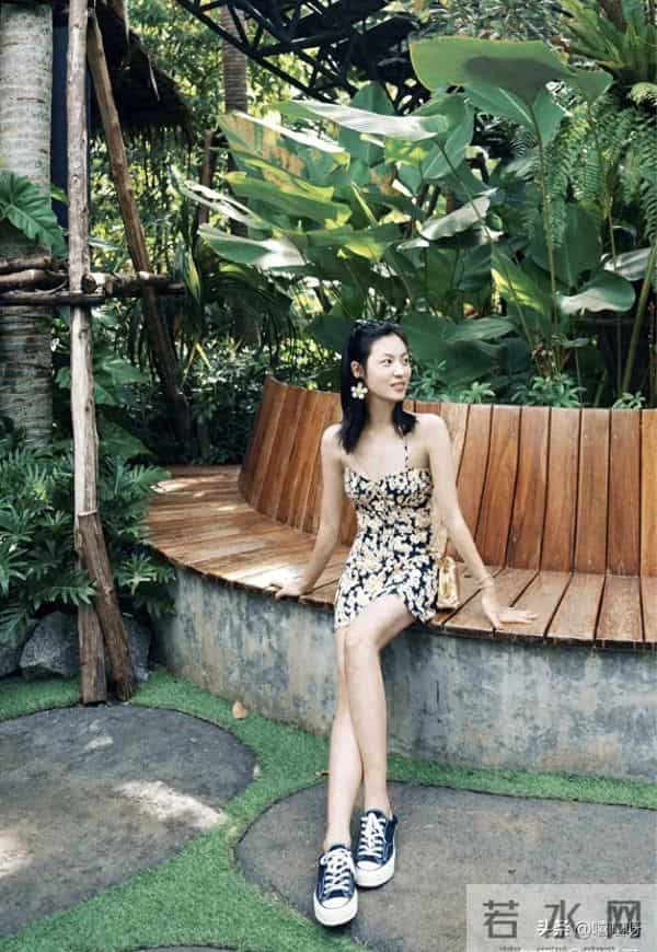 周放：肤白貌美，细腰长腿，身材堪称完美