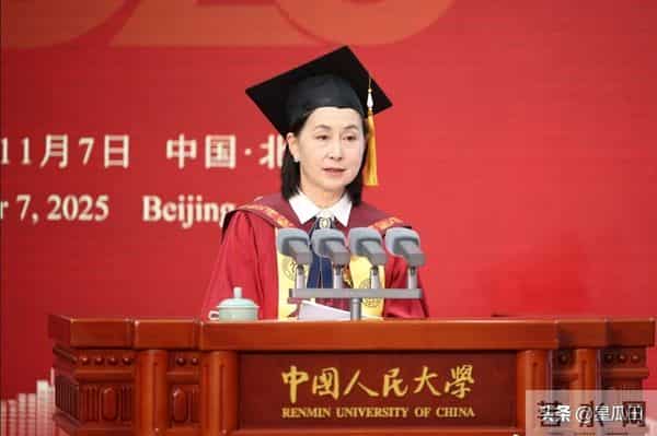 官媒发文,63岁何超琼再破天花板,让许晋亨和整个豪门圈刮目相看!