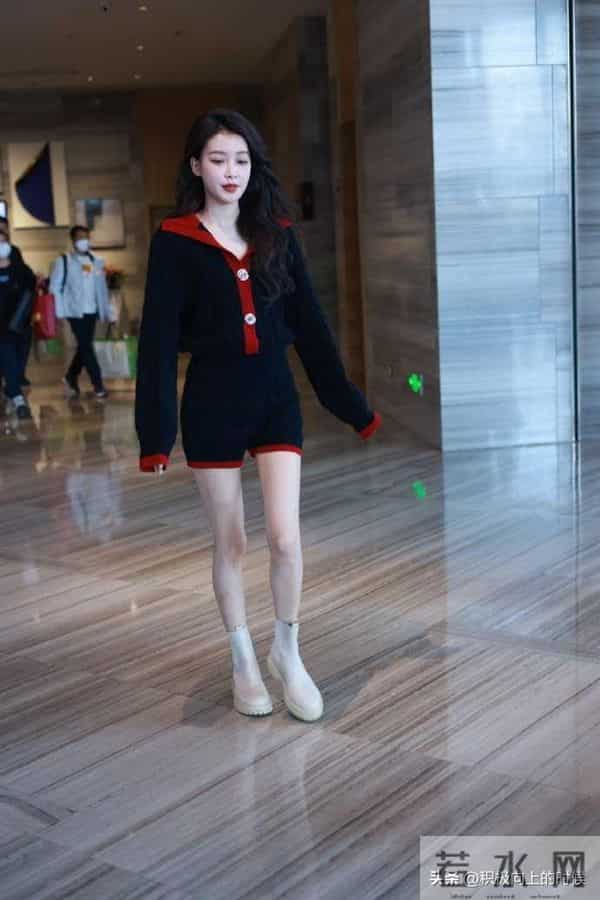 超短热裤+美腿｜孙怡