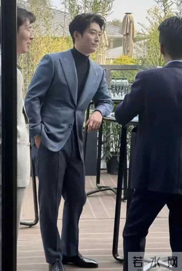 窦骁西安活动西装杀！188身高帅出天际，网友：何超莲眼光绝了