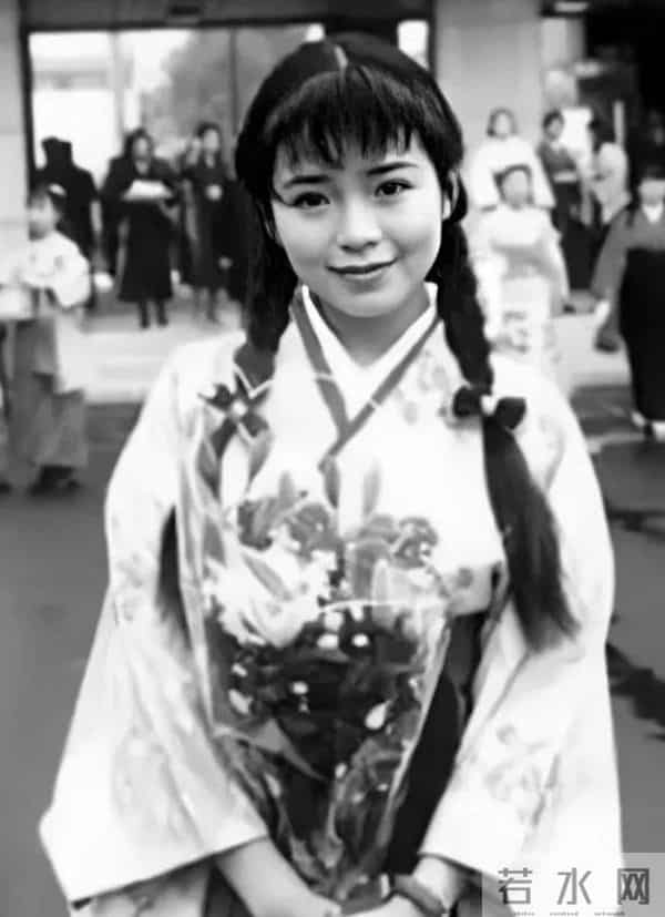 “央视一姐”朱迅的落寞，是整个主持界的悲哀，令人惋惜不已