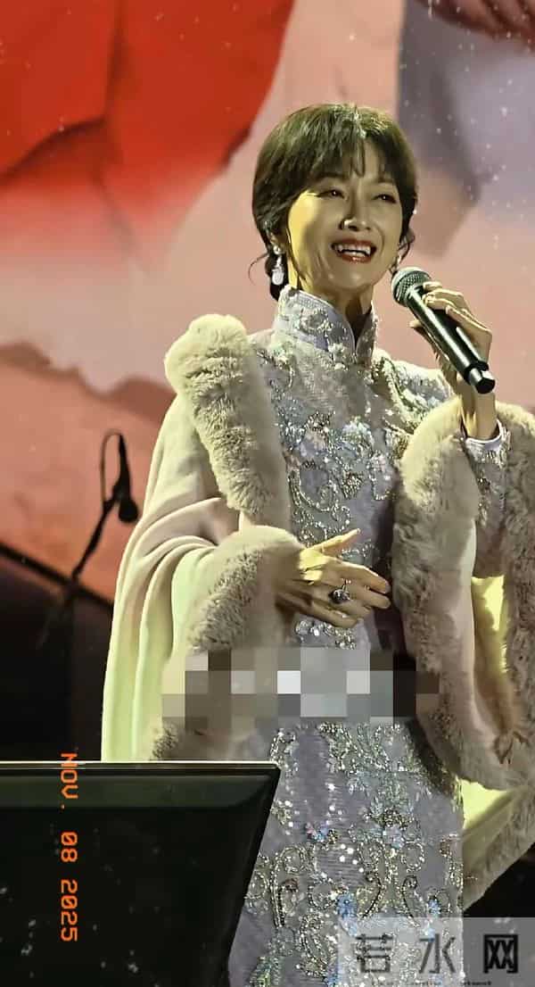 赵雅芝能不能不要出来吓人了高清镜头下手臂青筋暴出又干瘪无美感