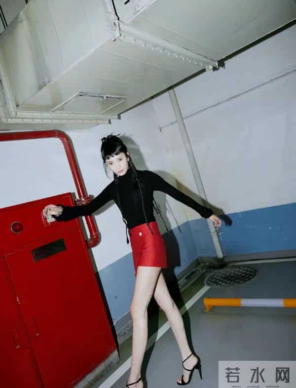 王紫璇这无处安放的大长腿