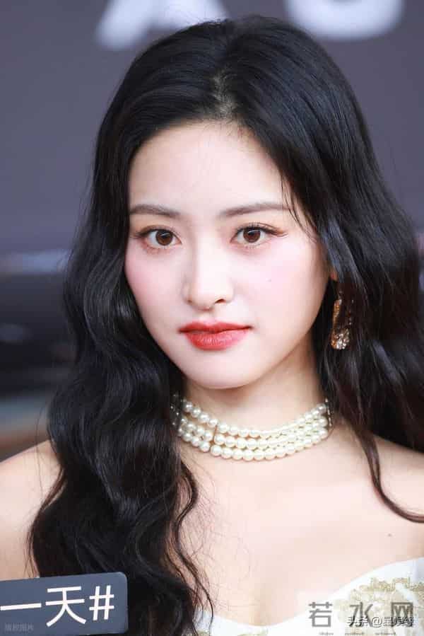 沈月亮相2025微博视界大会