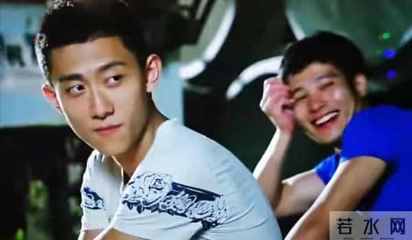 被“发腮”的张一山惊艳,33岁终于长开,网友:杨紫得避嫌了