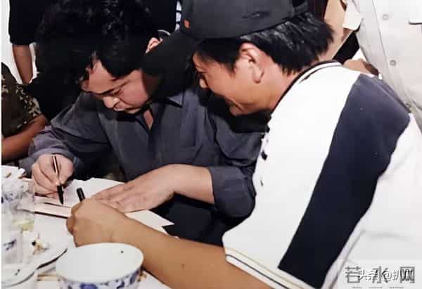 演员祝新运:凭借潘冬子火遍全国,却娶了离异还大3岁的妻子