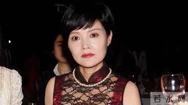 她11岁被导演看中,与名导同居多年被抛弃,如今复出却无人问津