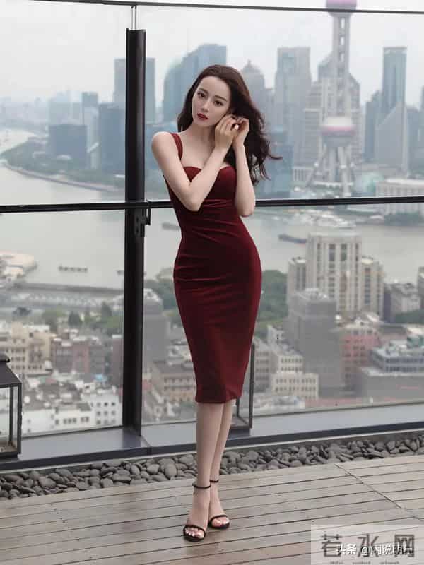 迪丽热巴—珍藏性感照：这“异域神颜”太蛊！每一张都是心脏暴击