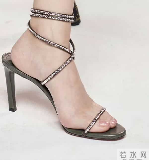 娜扎短发衬衫牛仔裤高跟鞋