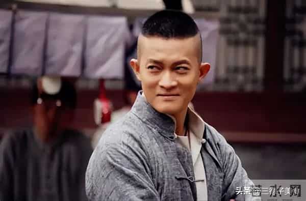 杨志刚：面瘫还结巴，却被哥哥捧了15年，如今兄弟俩成内娱清流