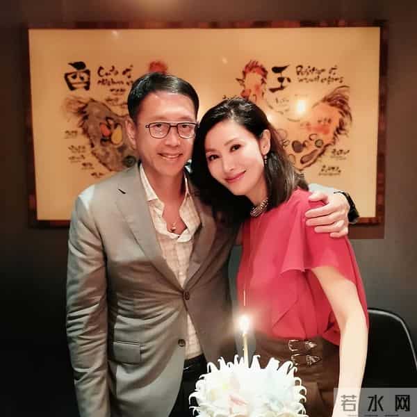何超琼面前丢光的面子,被14岁儿子找回来了,李嘉欣才是人生赢家