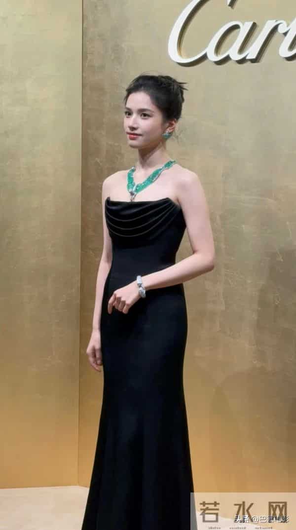 北京这一夜，巩俐雍容华贵，那英变得好时髦，郭晶晶低调地赢了