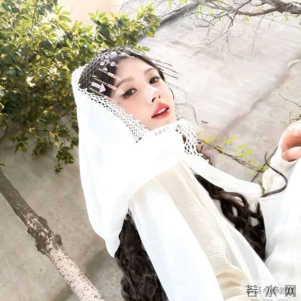 鞠婧祎这组造型美成仙女啦!