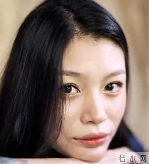 官宣恋情不到2年,看到森林北的照片,才明白章子怡输的不冤