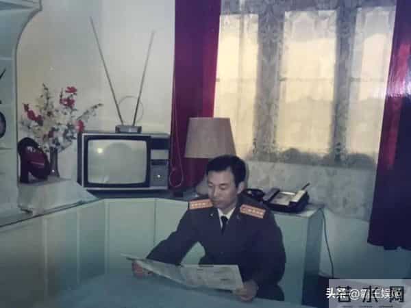 李湘回娘家,客厅大得像酒店大堂,悄咪咪的又炫了一把“富”