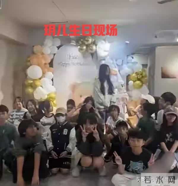 马筱梅好友透露,玥儿已认马筱梅为妈妈,一家人相处和谐很有爱