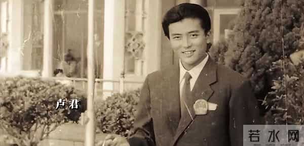 他曾是北影厂第一美男，退居幕后20年担任制片人，如今老的不敢认