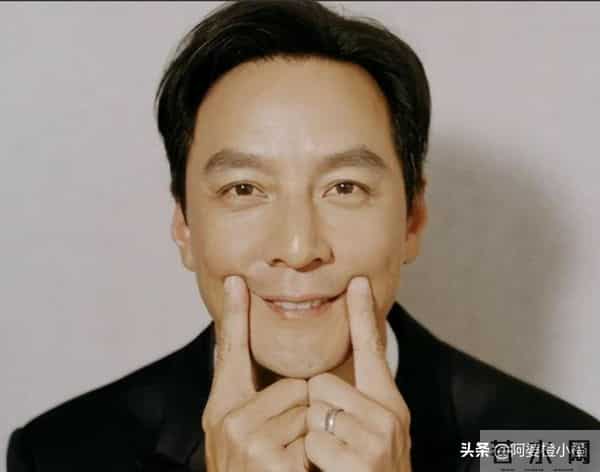 10年没同房，吴彦祖晒47岁老婆素颜合照，男方发言惊呆网友！