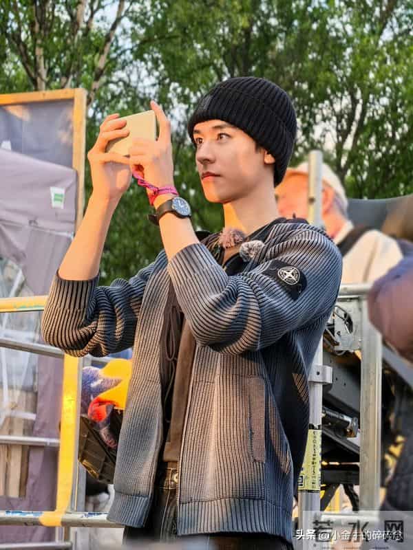 《花少》挪威穿搭合集,来看看明星们秋冬出游穿搭