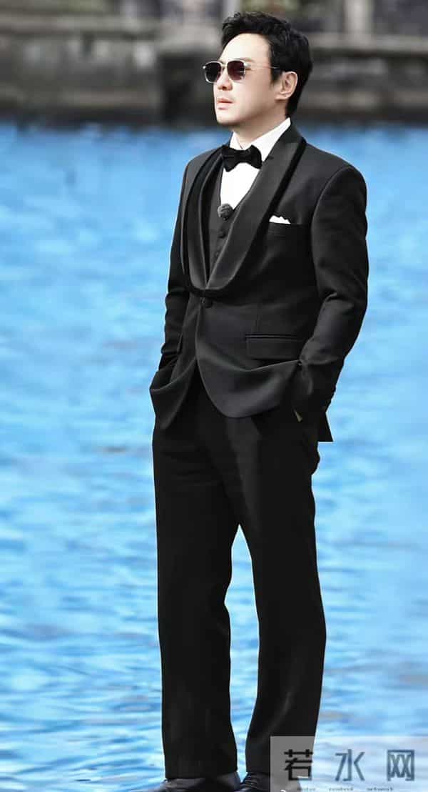 沈腾180cm实感暴击!同框名场面曝光,网友:原来不是“搞笑矮星