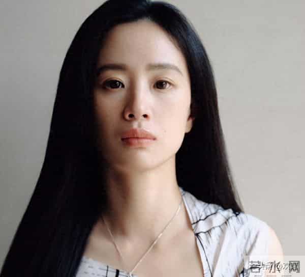 因耍大牌惨遭封杀，求拍“裸戏”上位！难怪连张颂文都嫌弃她！