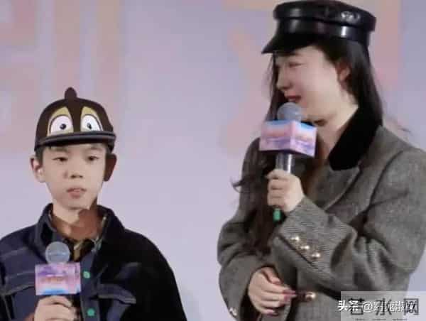 霍思燕带儿子出席活动，嗯哼凸嘴龅牙变化大，网友称是腺样体面容
