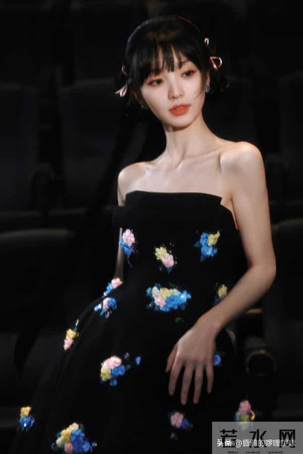 甜妹天花板 vs 四千年美女!田曦薇鞠婧祎谁更受网友喜欢?