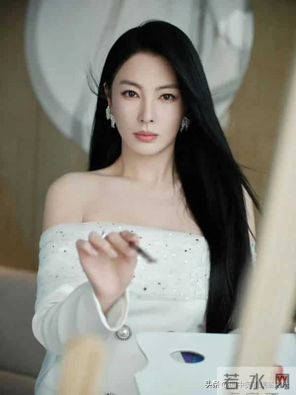 张雨绮 :集身材颜值气质于一身!
