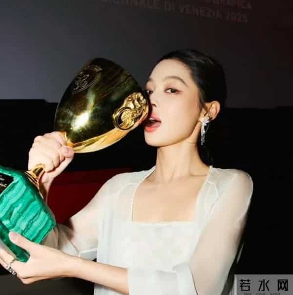 郝蕾破防发朋友圈嘲讽?辛芷蕾正面硬刚,李光洁当年还是太体面了