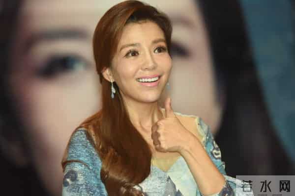 “央视一姐”朱迅的落寞，是整个主持界的悲哀，令人惋惜不已