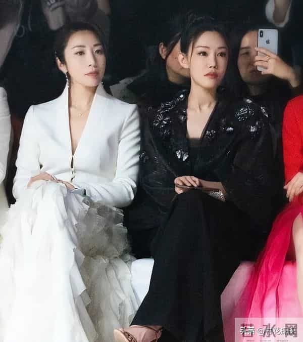 母亲是影后，丈夫是著名演员，公公是央视名嘴，34岁的她在当网红