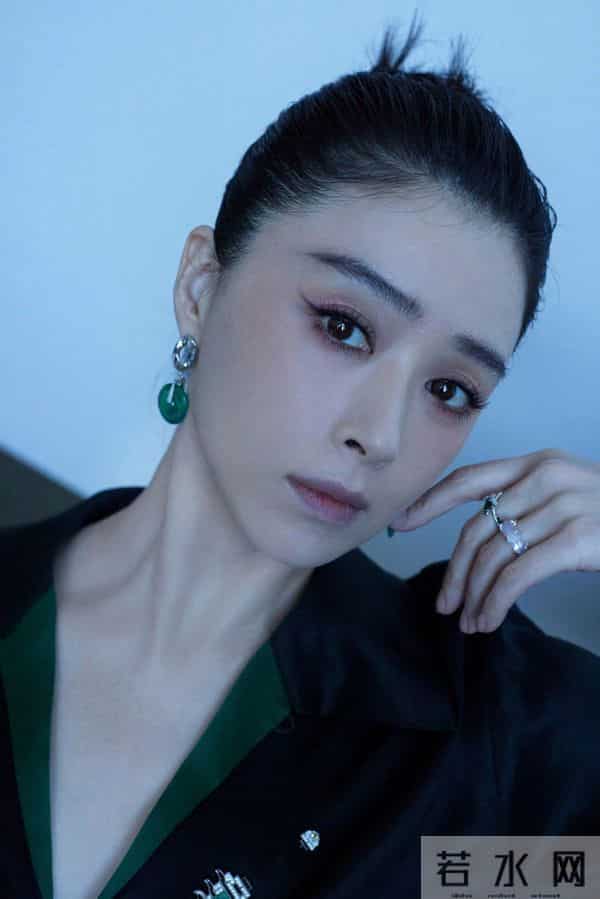 走上大S老路？42岁减肥减到哭的蒋欣，给女明星们提了个醒