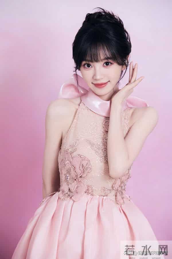 甜妹天花板 vs 四千年美女!田曦薇鞠婧祎谁更受网友喜欢?