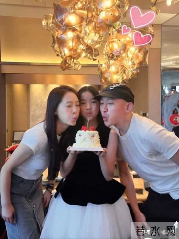 聂远秦子越为11岁女儿聂子一庆生 温馨场景诠释幸福家庭范本