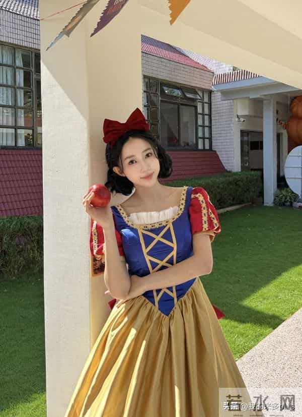 潘玮柏老婆参加幼儿园活动，5岁女儿好可爱，宣云穿公主装像姐姐