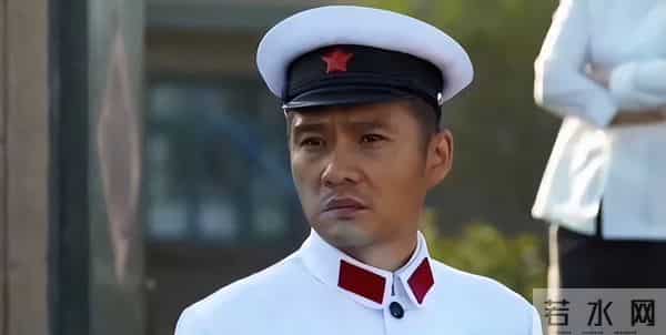 《父母爱情》没想到这俩是真夫妻，恩爱40年无绯闻，儿子也不简单