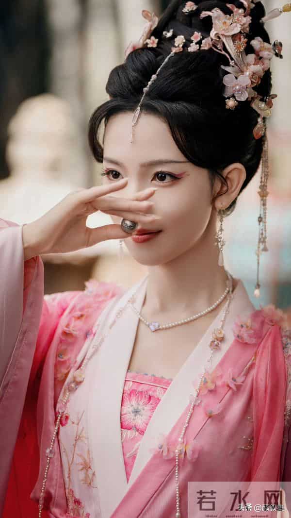 陈瑶这古装造型直接美到我心坎里！