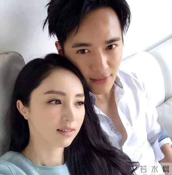 董璇46岁生日照,手捧蛋糕小腹隆起,张维伊站C位风头尽显