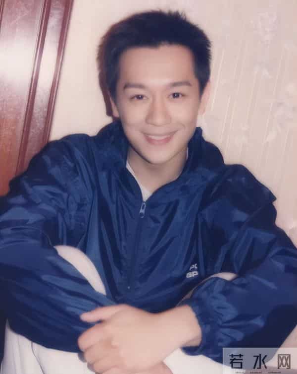 同居四年后分手，佘诗曼拿下“三料视后”，他却只能演烂片养四娃