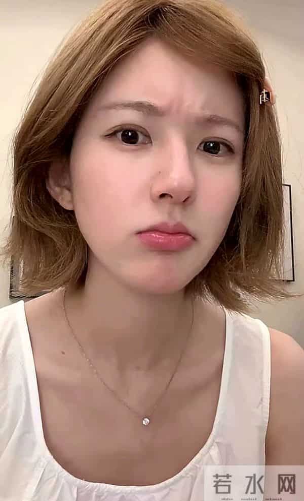 赵露思爆剧红利：穿高定跳热舞，宣布加入新公司，对着粉丝嗷嗷哭