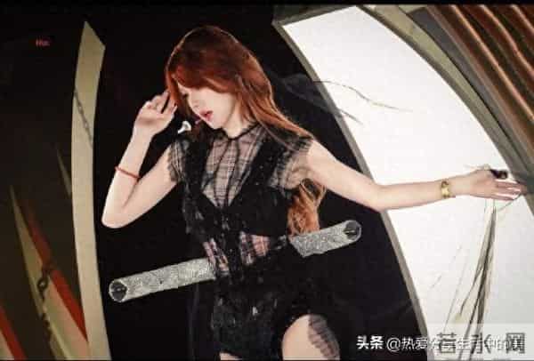 赵露思生日会现场化身顶级魅魔|蕾丝透视装+超短热裤