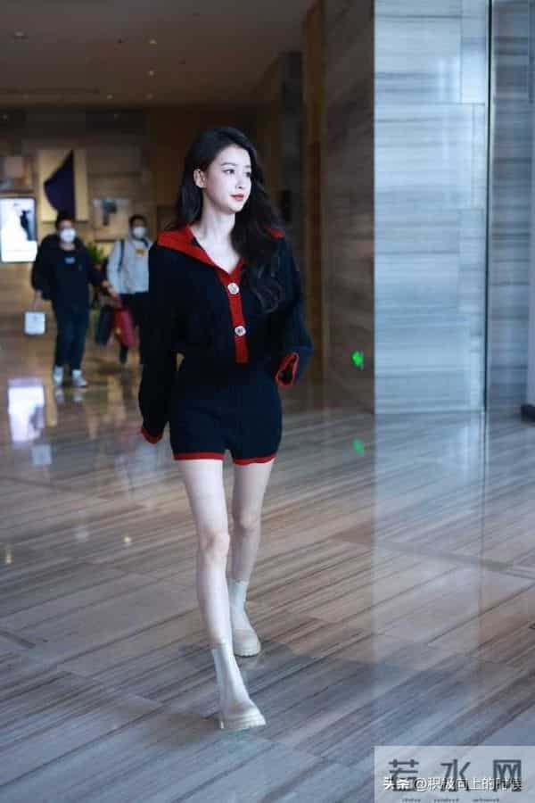 超短热裤+美腿｜孙怡