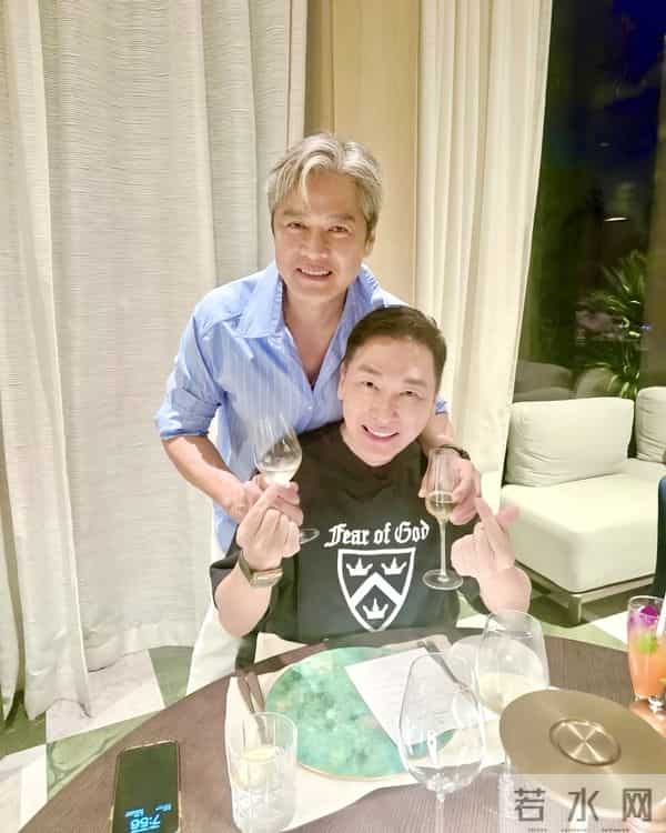 新加坡一哥李南星61岁生日,换了新发色仍很帅,范文芳李铭顺现身